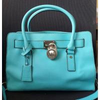 ราคา saleกระเป๋าแบรนด์ MK แท้ รุ่น Hamilton Large East West Satchel สภาพสวย เจ้าของขายเอง 680 บาทค่ะ (20093882029)