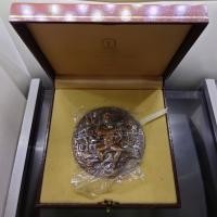 ราคา เหรียญที่ระลึก 700 ปี ลายสือไทย เนื้อทองแดงรมดำ ขนาด 7 เซน ปี2526 พร้อมกล่องเดิม ซีลเดิมๆ (25626810735)