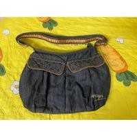 ราคา กระเป๋าสะพาย Naraya ผ้ายีน ปรับขนาดสายสะพายได้ สภาพดี (22722083721)