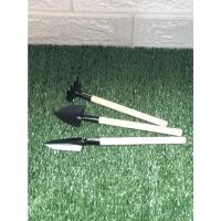 ราคา อุปกรณ์ทำสวน ชุดตักดิน พรวนดิน เครื่องมือทำสวน ขนาดเล็กมินิ 3 ชิ้น / ชุด ทำสวนจิ๋ว คลาด เสียม พลั่ว (5193124484)