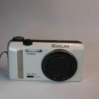 ราคา Casio Exilim EX-ZR200 digital camera (22428988977)