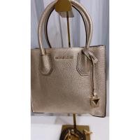 ราคา Michael Kors Metalic Gold Leather small Mercer Tote ของแท้ (24258911820)
