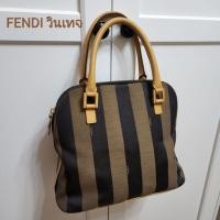 ราคา FENDI แท้ วินเทจ มือสองของแม่ค้าเองคาวไฮสวยอะไหล่สวย ไม่แท้คืนเงินได้เรยค่ะ (8440873977)
