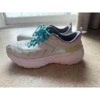 ราคา รองเท้า HOKA มือสองของแท้ (26539244635)