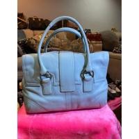 ราคา กระเป๋าแบรนด์เนมแท้มือสอง กระเป๋า Coach สะพายไหล่หนังแท้สีฟ้าอ่อนLxH=13”x9” แบรนด์เนมแท้ ✔️มือสอง (4449234298)