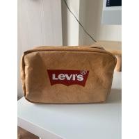 ราคา กระเป๋าใส่ของเอนกประสงค์ Levi’s กระดาษ Tivek (24663563999)