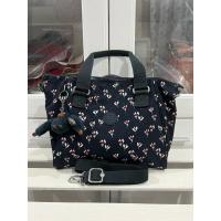 ราคา Kipling Amiel มือ 2 แถมชุดน้องลิงให้ด้วยค่ะ (22186213334)