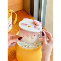 ราคา กระบอกน้ำ แก้วน้ำน่ารัก ของขวัญวันเกิด แก้วเซรามิคคิตตี้การ์ตูนน่ารักพร้อมฝาปิดสําหรับแฟนแฟนกล่องของขวัญของที่ระลึก (55450315856)