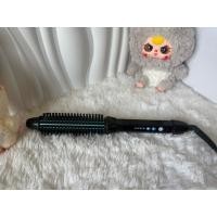 ราคา Lesasha แกนม้วนผม LS Easy Volume 26 mm. รุ่น LS0806 kuron มือสอง มีตำหนิ ซี่หวีหัก1ซี่ (55050682593)