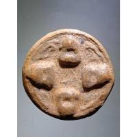 ราคา Antig Fast 5948 พระปิดตาสี่ทิศ กรุวัดคูยาง จังหวัดกำแพงเพชร พระองค์นี้แปลกครับ ปกติเจอแต่หลังอูมๆ แล้วกดตราสัญลักษณ์จมล (28057621276)