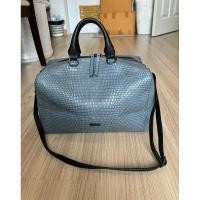 ราคา กระเป๋า The Van made in Korea มือสอง ของแท้% สภาพยังสวย ไม่มีตำหนิปริแตกขาด (26520213910)