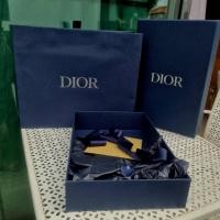 ราคา กล่องดิออร์ ถุงกระดาษ พร้อมบัตรอวยพร 2023โบว์ ,มือสองของแท้ ขายเหมาชุด (22020411677)