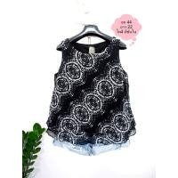 ราคา เสื้อมือสอง เสื้อคอกลม แขนกุด ผ้าโพลี มีซับใน อก 44 ยาว 22 นิ้ว แบรนด์ Worthington (10607489715)