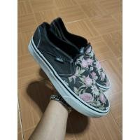 ราคา Vans สลีปออนสีดำลายดอกไม้ ไซร้ 38.5/24.5 มือสองของแท้ (55101420162)