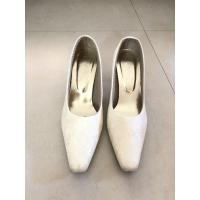 ราคา รองเท้าส้นสูงเจ้าสาวสีขาว ปักลูกไม้ Fashion Eyes (4567601937)