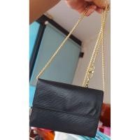 ราคา LV epi มือ2ของแท้ ไม่รวมสาย6.3*4.5 "/ใช้งานได้ทุกช่อง / น่ารัก / ช่องเยอะ / ช่องใส่เงินมีลอกแต่ไม่เหนียว (23449300558)