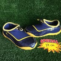 ราคา รองเท้าเด็กมือสอง ยี่ห้อ Lecaf ยาว 19 cm (400414389)