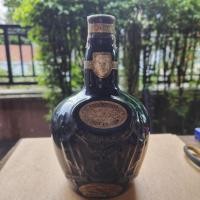 ราคา ขวดกระเบื้อง CHIVAS ROYAL SALUTE งานอังกฤษ สีกรมเข้ม ไม่มีฝาปิดนะคะ ฝาปิดไม่มี งานเก่า30ปี สภาพขวดยังสวย สติ๊กเกอร์มีลอก (24736136660)