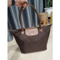 ราคา Longchamp กระเป๋า มือสอง ของแท้ size M สีน้ำตาล หูยาว (18686275858)