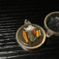 ราคา FRIENDS AMULET ️ ตลับสีผึ้ง ห้อยคอ / พกพา หลวงพ่อกวย (ตลับชำรุดตรงห่วง) (29711779230)