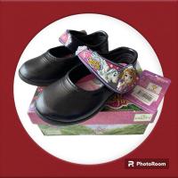 ราคา ❤️ ส่งต่อ รองเท้านักเรียนเด็กอนุบาลมือสอง ลายโซเฟีย ไฟติด 2 ข้าง สำหรับเท้า 15 cm. (24612593318)