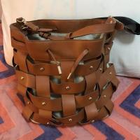 ราคา กระเป๋าถือMango ทรงขนมจีบ เก๋ที่สุด ถือได้ สะพายได้ (2387748069)