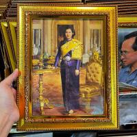 ราคา กรอบรูปพร้อมภาพ พระเทพรัตนราชสุดาฯ ขนาด 26x32 ซม.วัดรวมกรอบ มีขาตั้งและที่แขวนผนัง เป็นของขวัญ ที่ระลึก สักการะบูชา (26172062547)