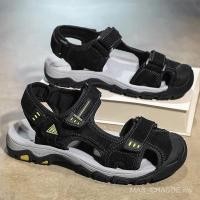 ราคา ฤดูร้อน Baotou ผู้ชายรองเท้าแตะกีฬากลางแจ้ง Anti-collision รองเท้าผู้ชายยางนุ่มน้ําหนักเบารองเท้าเดินป่าแบนสีดํา Flip-flops O5LV BYPS (26435143673)