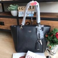 ราคา ซื้อ 1150บาท+ free ems ส่งต่อ 1050 ถ้วน GUESS KAMRYN tote bag shoulder bag (6801764953)