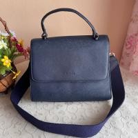 ราคา SONOVI แท้ ทรงทำงานสายสปอร์ต สภาพดีสวย ซับในสะอาด สายยาวเทียบ ขนาด 9 นิ้วกว้าง 3 นิ้วสูง 7.5 นิ้ว 490 บาท (25697264873)