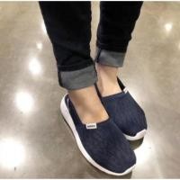 ราคา Adidas neo slip- on แท้ (สิ้นค้ามือสองสภาพ98%) (5117104746)