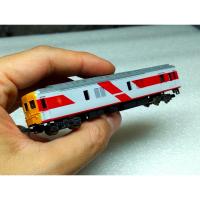 ราคา โมเดลรถไฟไทย N scale โมเดลรถไฟไทยตู้ปั่นไฟ โมเดลรถไฟตู้พาวเวอร์ JR สีขาวแดง ราคา ok ทำสีใหม่ จากรถมือสอง คล้ายรถไฟไทย (42825514063)