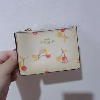 ราคา แท้% Coach mini skinny id case cherry print (มือสองสภาพดี) (18431858315)