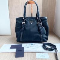 ราคา Used prada nylon tote y.15 Sz. 12” (20737344808)