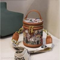 ราคา กระเป๋าทรงถังกระบอกลายน้องหมี สีน้ำตาล (25946522149)