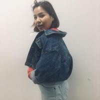 ราคา Jacket jean women เสื้อยีนส์ผู้หญิงทรงสั้น ( มือสอง ) 350 บาท size M สียีนส์ (1578385972)