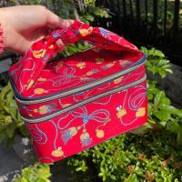 ราคา กระเป๋าเครื่องสำอางค์ 2 ชั้น ESTEE LAUDER Double Layer Scarlet Makeup Bag (17898727941)