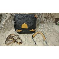 ราคา กระเป๋าสะพายข้าง แบรนด์PARLONTIS จาก 1450 เหลือ 500 (5756843229)