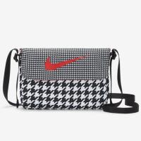 ราคา Nike ไนกี้ กระเป๋าสะพายข้าง สำหรับผู้หญิง Crossbody Bag Futura 365 DJ8067-010 BK (900) (12907163058)