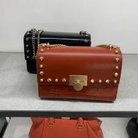 ราคา charles&keith 100% มี 2 สี ปักหมุด มาใหม่2020 ของแท้จากช็อป มีป้ายและถุงให้ครบ (147512835)