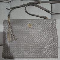 ราคา กระเป๋าถือ Elegance Paris รุ่น crossbody สีเบจโทนชมพู ผลิตจากหนังวัวสาน มีพวงกุญแจแบนด์มาให้ด้วยค่ะ น้ำหนักเบา (26476603668)