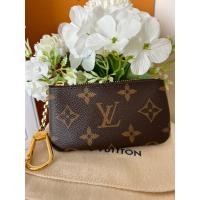 ราคา Louis Vuitton Key pouch dc 20 (22032071171)