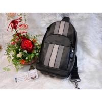 ราคา พร้อมส่งแท้ Coach คาดอกชายใบใหญ่จุได้เยอะ (4843529194)