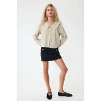 ราคา H&M(เอชแอนด์เอ็ม) เสื้อเบลาส์คอปีเตอร์แพน Women Peter Pan-collared blouse 1308945_2 (43272171563)