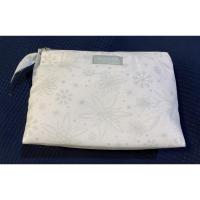 ราคา Clarins กระเป๋าเครื่องสำอาง มีก้น ทรงสามเหลี่ยม (13978626209)