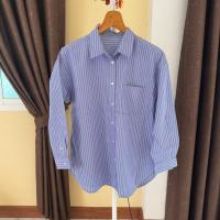 ราคา ☑️ เสื้อเชิ๊ต GU สีขาวฟ้าลายทาง (27936955512)