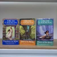 ราคา (ชุด 3 ชิ้น) Age Of The Five series - Trudi Canavan -- leabooksmy (27238278539)