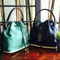 ราคา Charles & Keithกระเป๋าทรงขนมจีบ (545057)