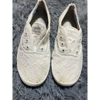 ราคา รองเท้าผ้าใบ Keds ลายลูกไม้ 37.5 สีขาว มือสอง (22083423730)