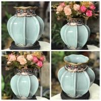 ราคา เก่าเก็บ แจกันดอกไม้ แจกันศิลาดลสีเขียวไข่กา ทรงมะเฟืองเขียนขอบบนล่างลายเบญจรงค์น้ำทอง / Ciladon Vase - Benjarong (29681345511)